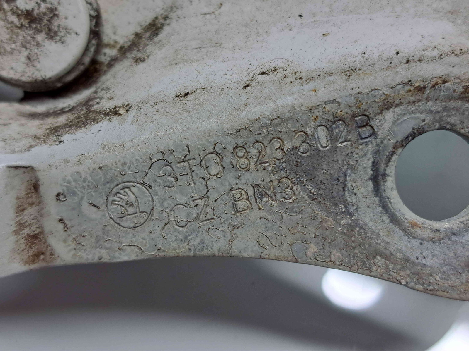 Set balamale capota Skoda Superb II Combi (3T5) [Fabr 2009-2015] 3T0823302B / 3T0823301B - imagine 4