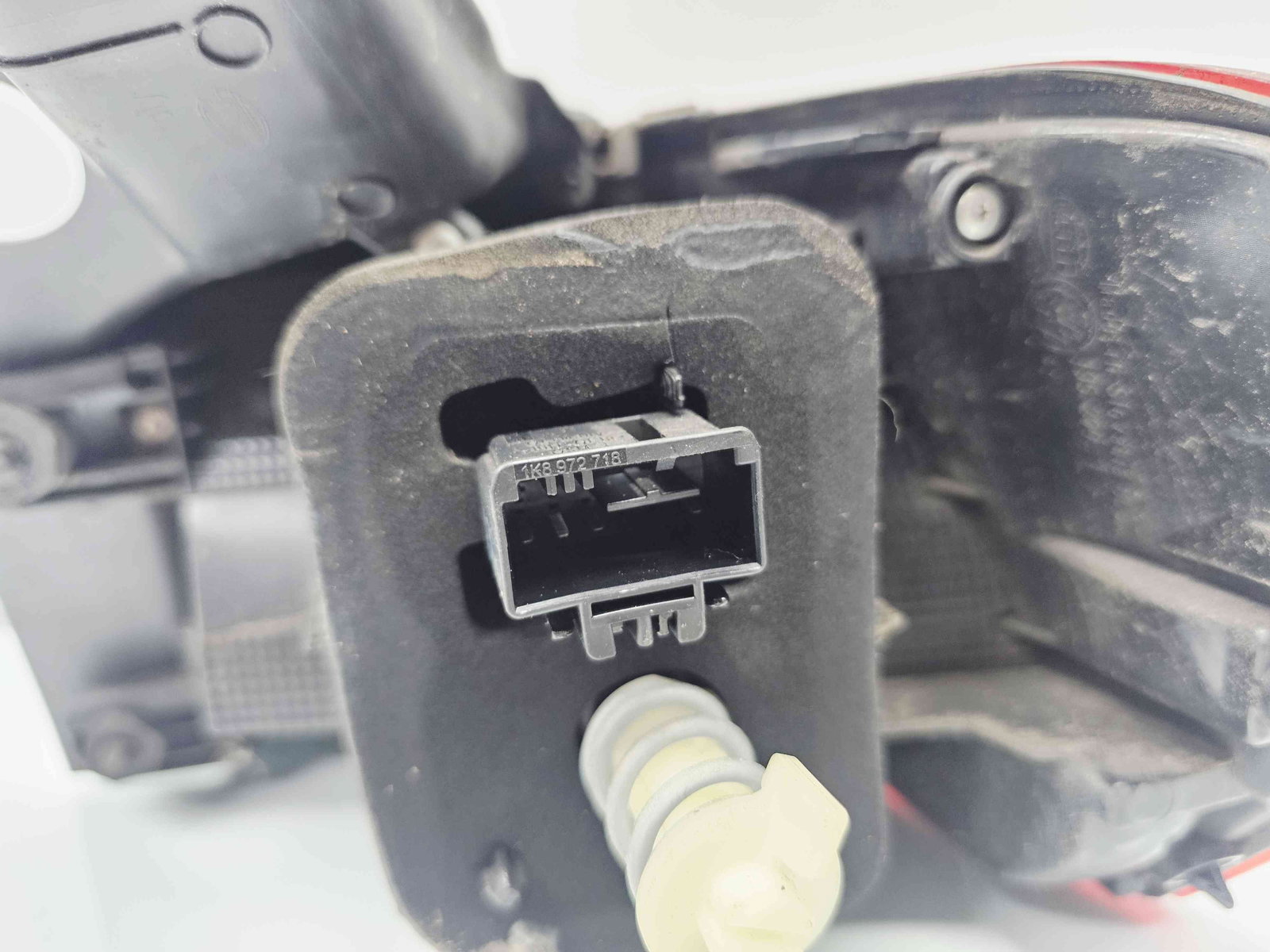 Stop aripa stanga Volkswagen Passat B8 Variant (3G5) [Fabr 2015-prezent] 3G9945311 - imagine 3