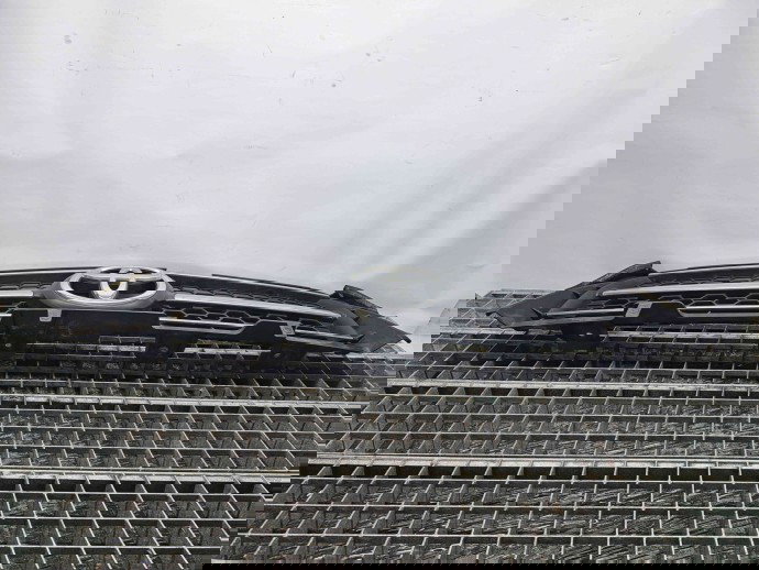 Grila bara fata Toyota Rav 4 III (ACA3, ACE, ALA3, GSA3, ZSA3) [Fabr 2005-2013] 53111-42140