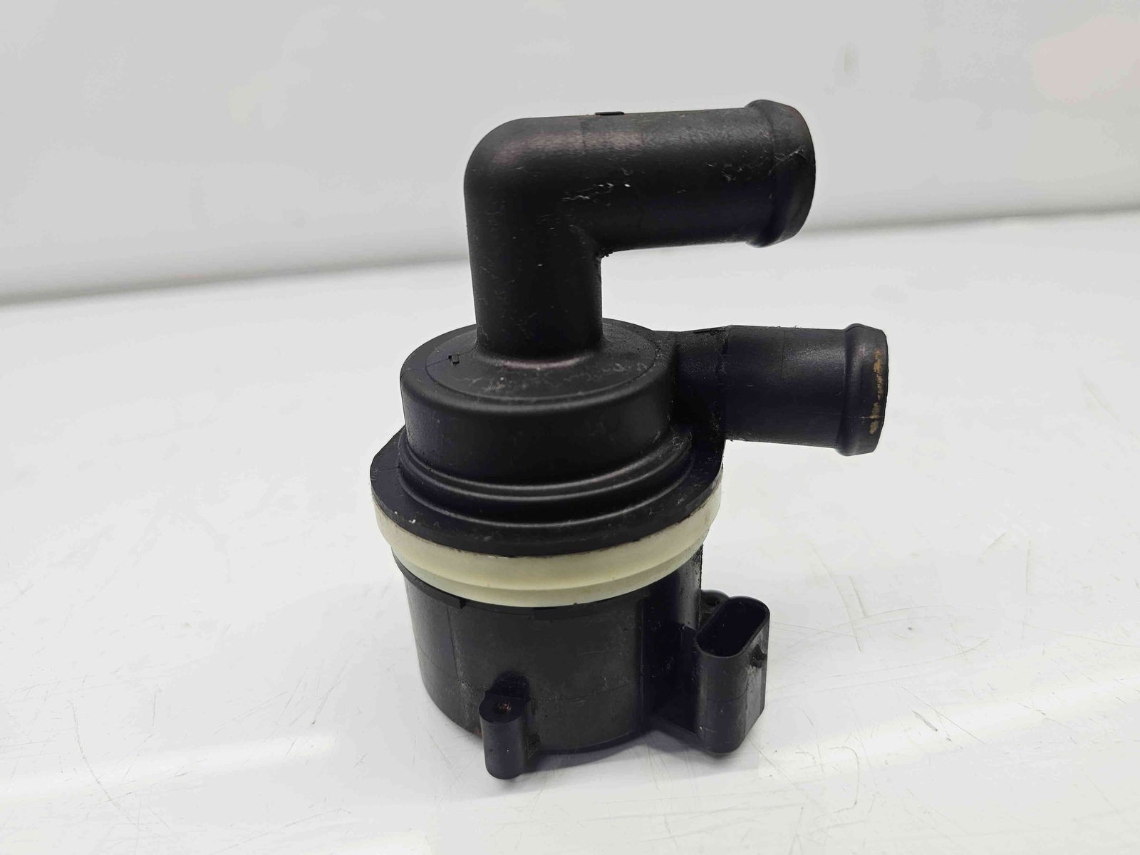 Pompa recirculare apa Volkswagen Golf 6 (5K1) [Fabr 2009-2013] 5N0965561A 2.0 TDI CFFB 103KW / 140CP - imagine 2