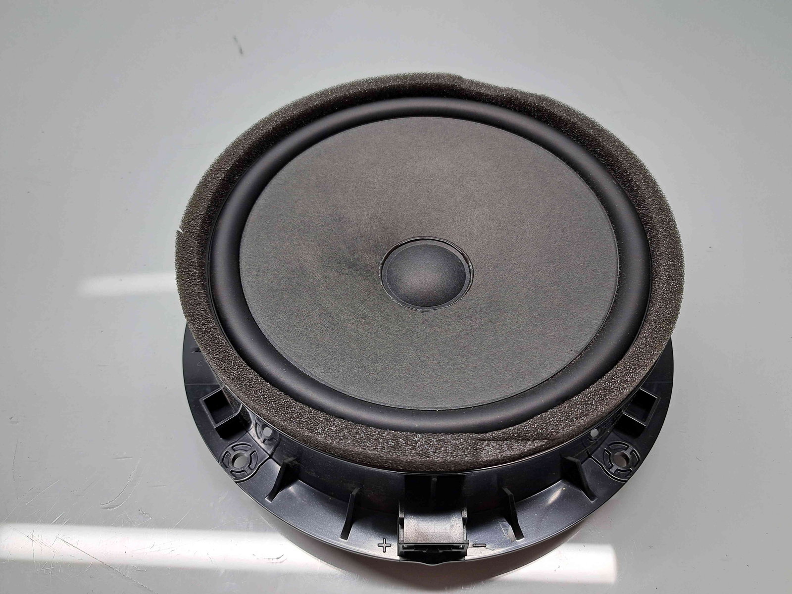 Boxa stanga fata Audi A6 (4A2, C8) S-line [Fabr 2018-2025] 4K0035415 - imagine 1