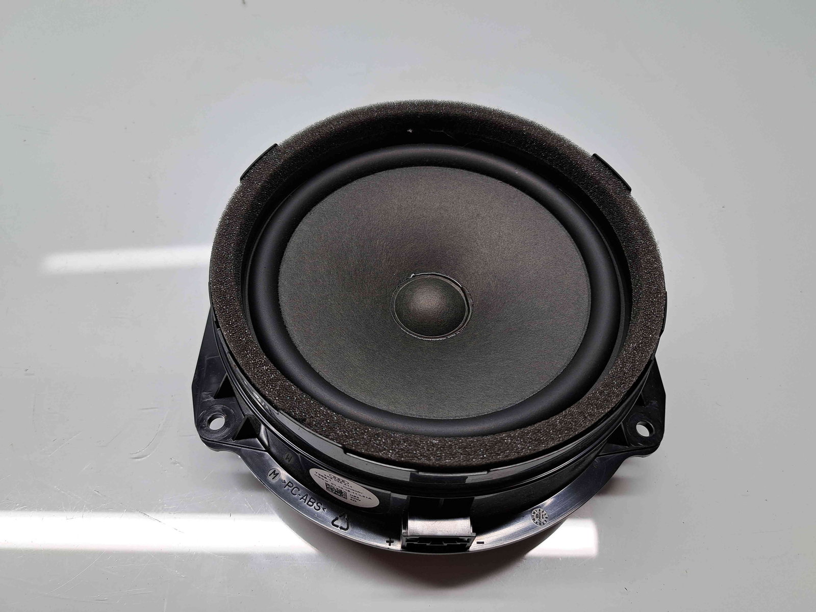 Boxa stanga spate Audi A6 (4A2, C8) S-line [Fabr 2018-2025] 4K9035411 - imagine 1