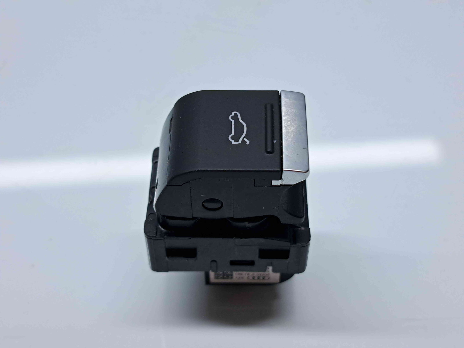 Buton deschidere portbagaj Audi A6 (4A2, C8) S-line [Fabr 2018-2025] 4K0959831 - imagine 1