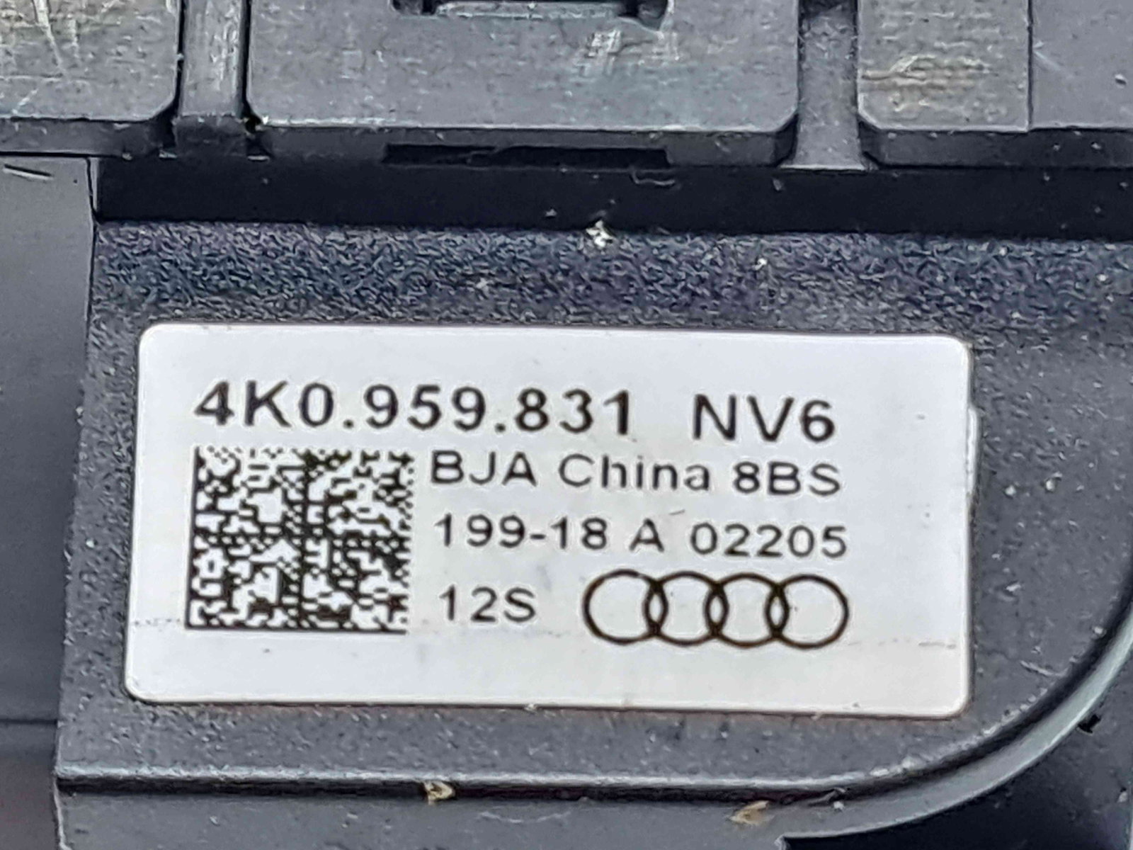 Buton deschidere portbagaj Audi A6 (4A2, C8) S-line [Fabr 2018-2025] 4K0959831 - imagine 3