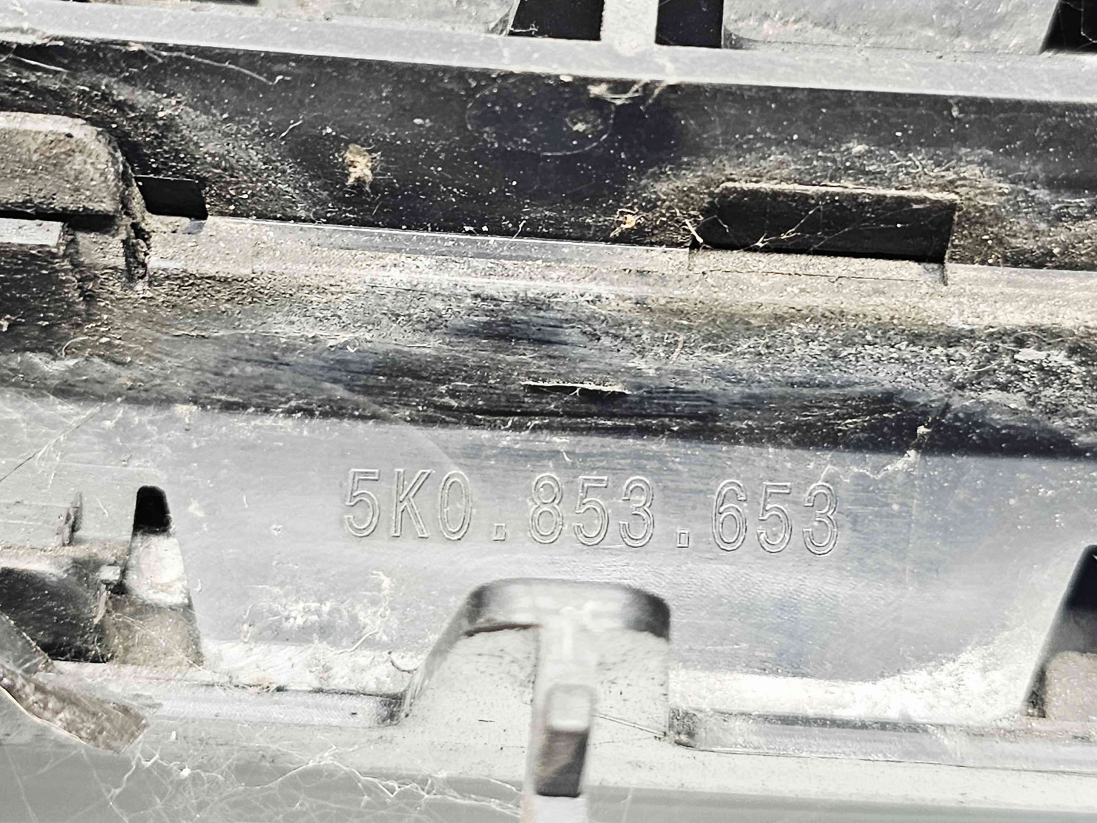 Grila bara fata Volkswagen Golf 6 (5K1) [Fabr 2009-2013] 5K0853653 - imagine 4