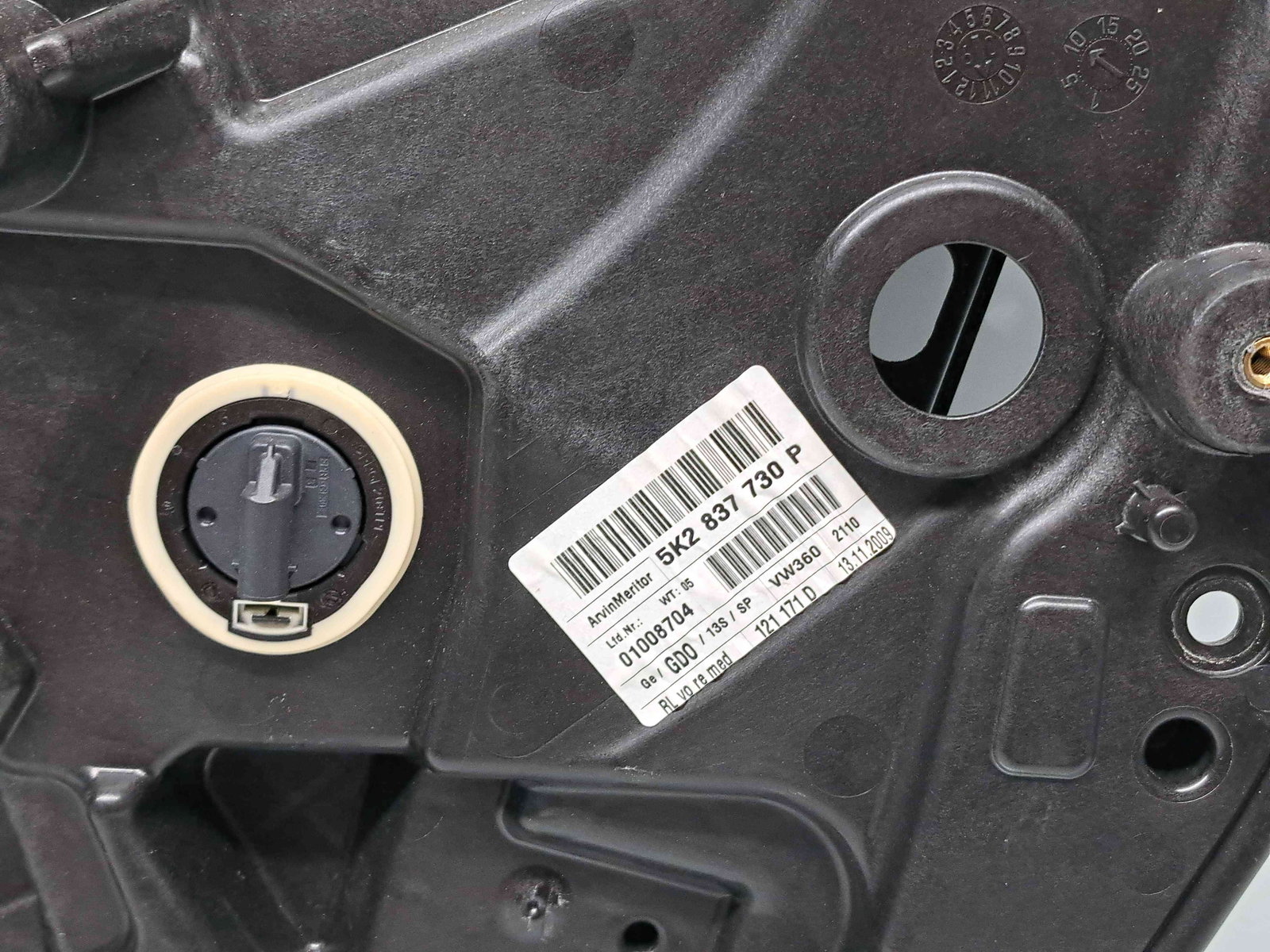 Macara electrica geam dreapta fata Volkswagen Golf 6 (5K1) [Fabr 2009-2013] 5K2837730P - imagine 2