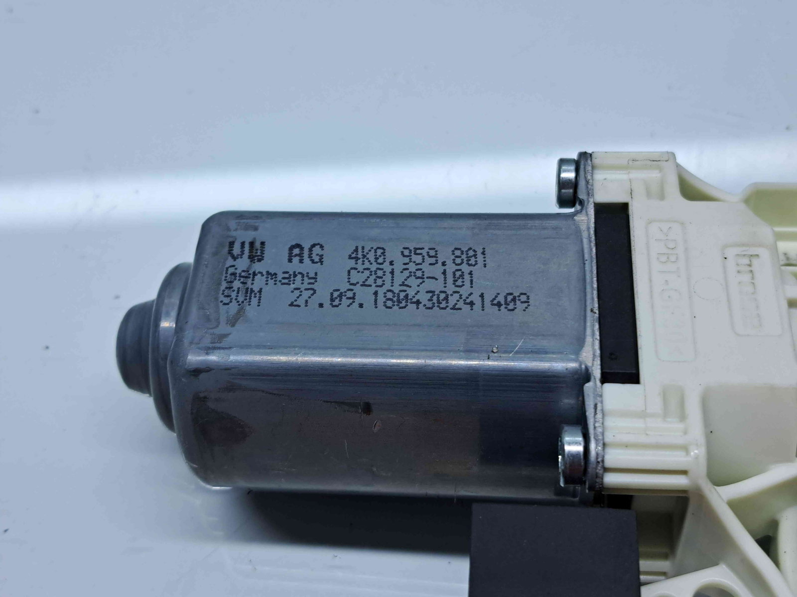 Motoras geam stanga fata Audi A6 (4A2, C8) S-line [Fabr 2018-2025] 1K0959801 - imagine 4