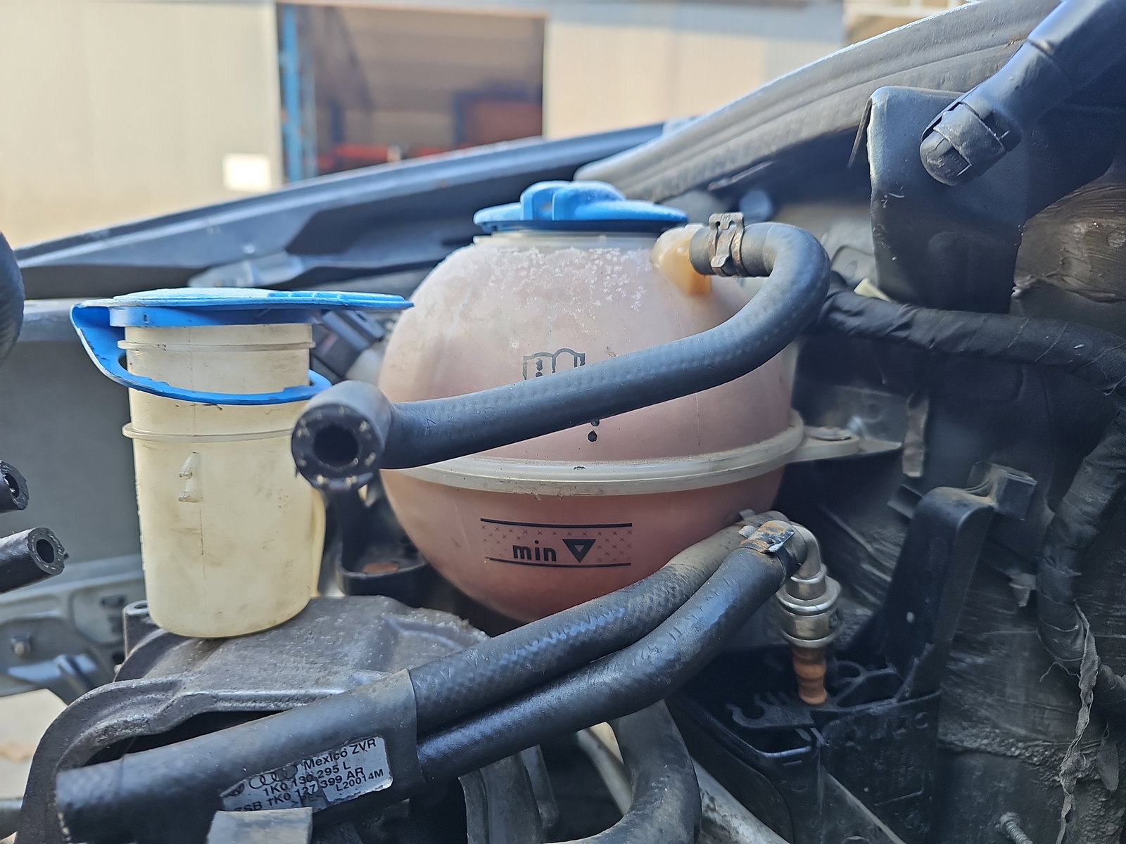 Vas expansiune Volkswagen Jetta 3 (1K2) [Fabr 2005-2010] OEM - imagine 2