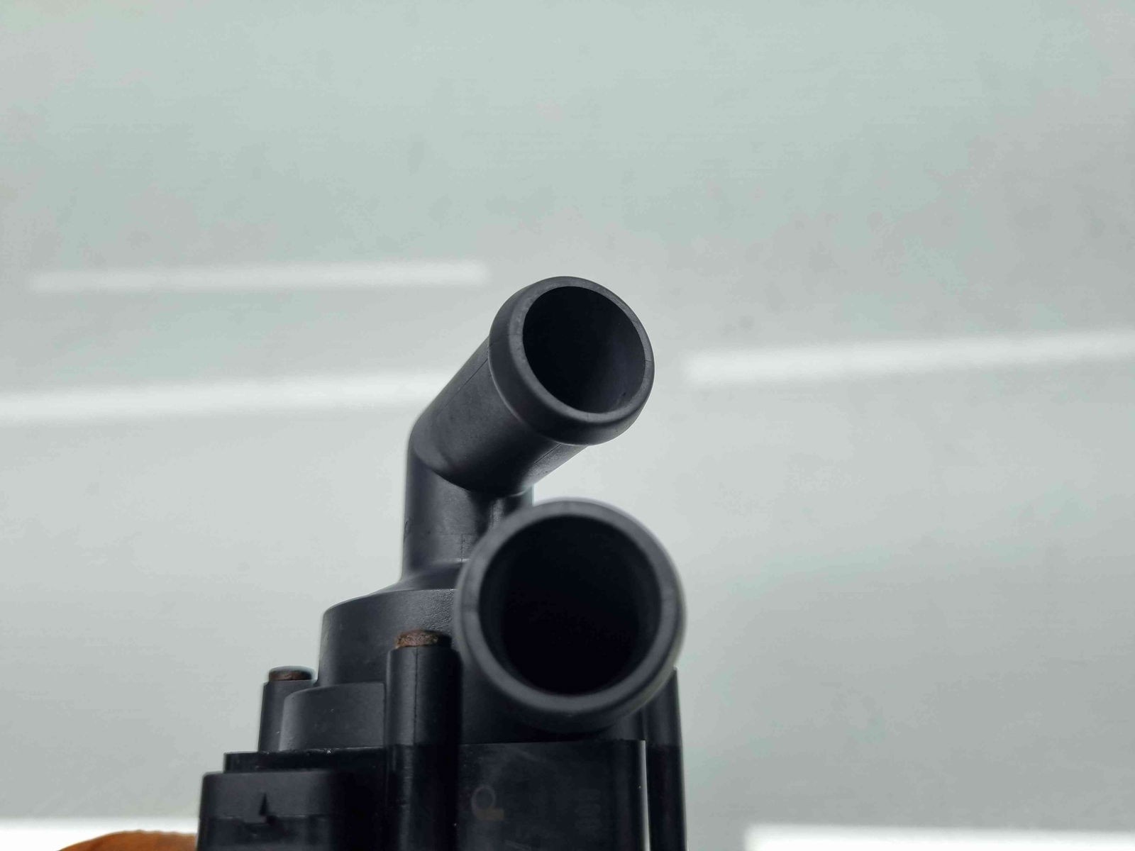 Pompa recirculare apa Volkswagen Passat B7 (362) [Fabr 2010-2014] 5N0965561 2.0 TDI CBAB 103KW / 140CP - imagine 4