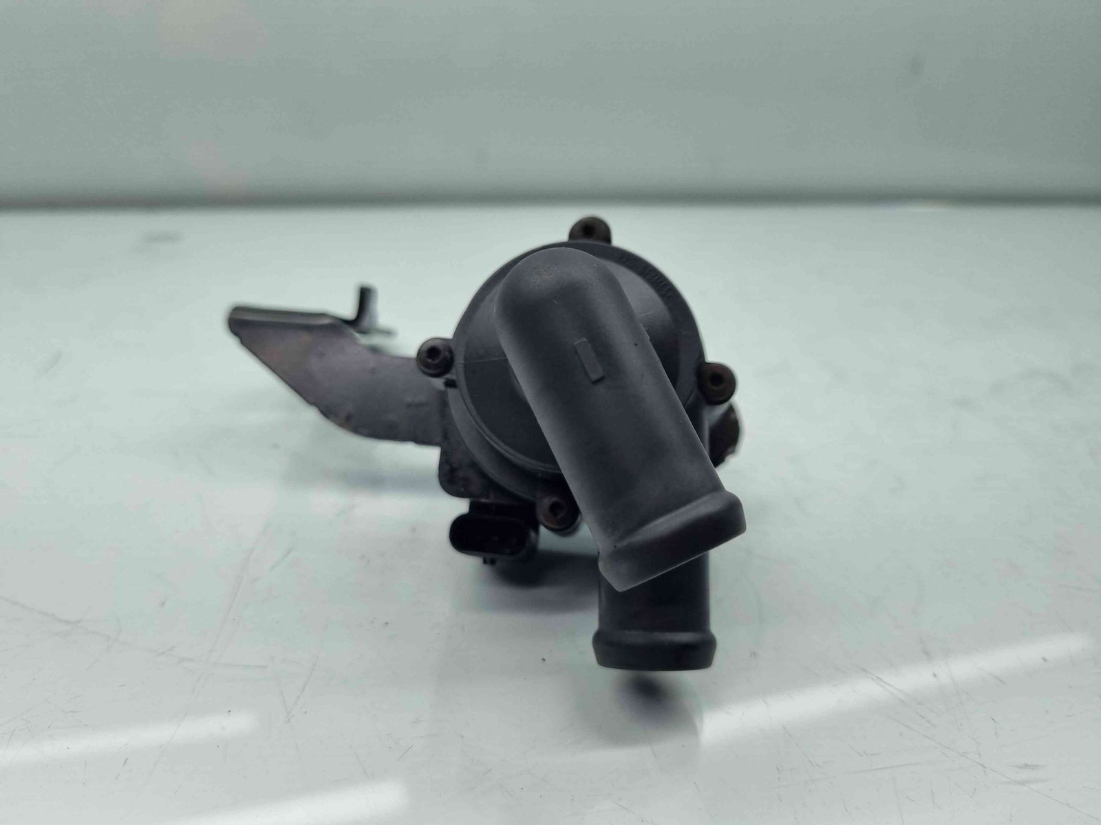 Pompa recirculare apa Volkswagen Passat B7 (362) [Fabr 2010-2014] 5N0965561 2.0 TDI CBAB 103KW / 140CP - imagine 5