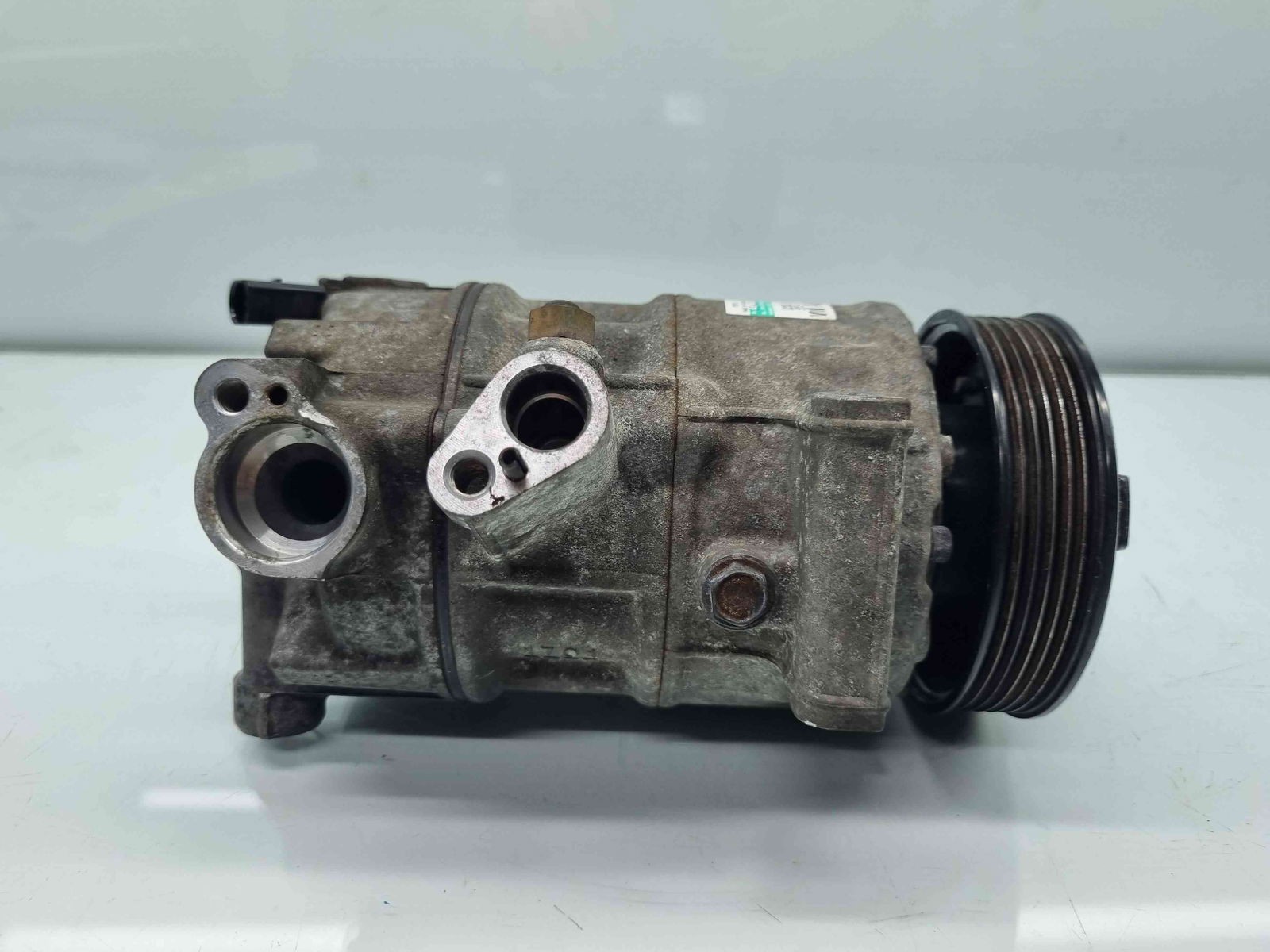 Compresor clima Volkswagen Golf 6 (5K1) [Fabr 2009-2013] 5N0820803 2.0 TDI CBAB 103KW / 140CP - imagine 1