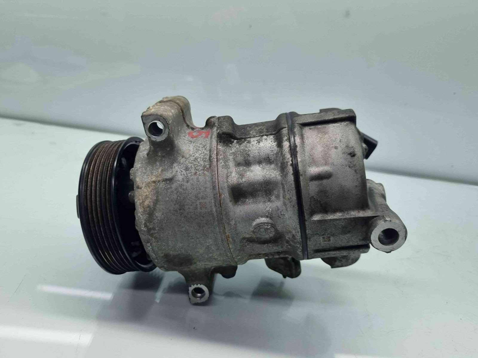 Compresor clima Volkswagen Golf 6 (5K1) [Fabr 2009-2013] 5N0820803 2.0 TDI CBAB 103KW / 140CP - imagine 3