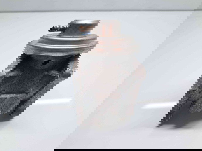 Supapa EGR  Volkswagen Golf 5 (1K1) [Fabr 2004-2008] 038129637D 1.9 TDI BXE 77KW / 105CP