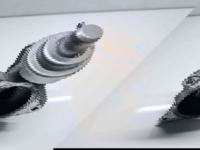 Supapa EGR  AUDI A3 (8P1) [Fabr 2003-2012] 038129637D 1.9 TDI BXE 77KW / 105CP