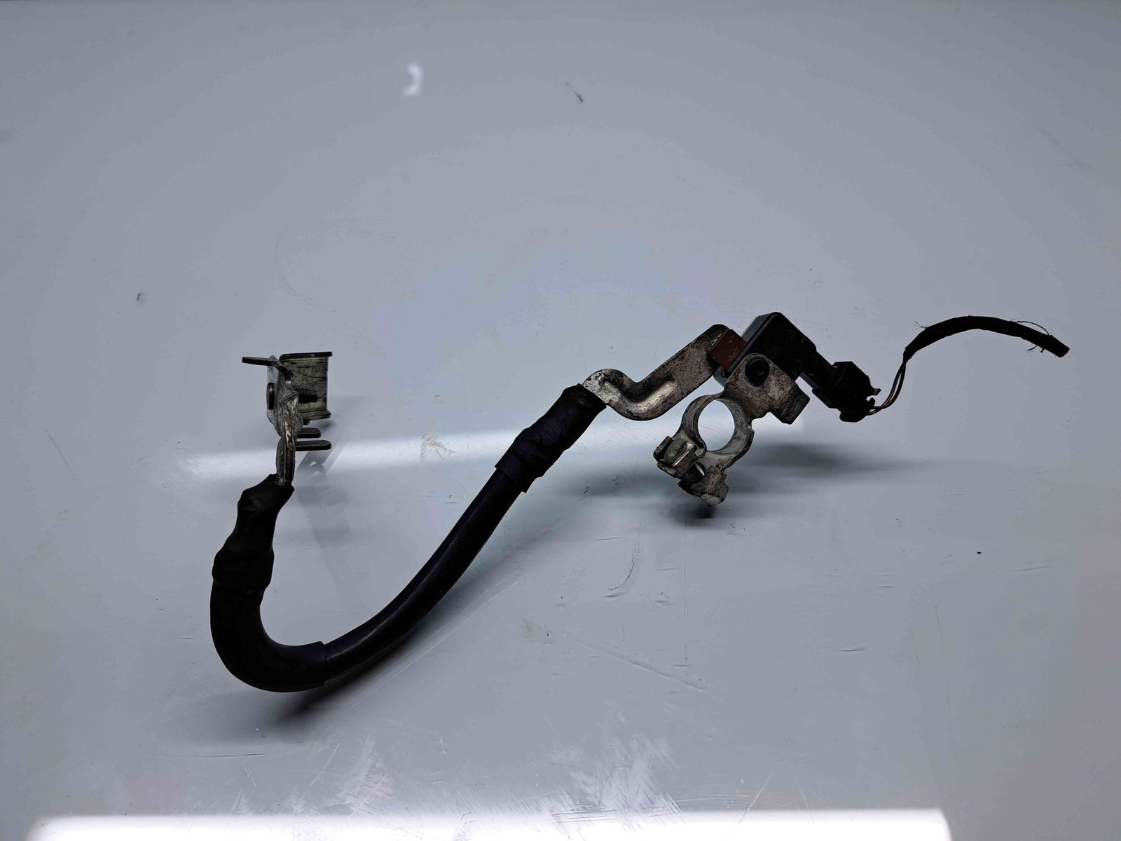 Borna baterie (-) Volkswagen Passat B8 Variant (3G5) [Fabr 2015-prezent] 5Q0915181J - imagine 1