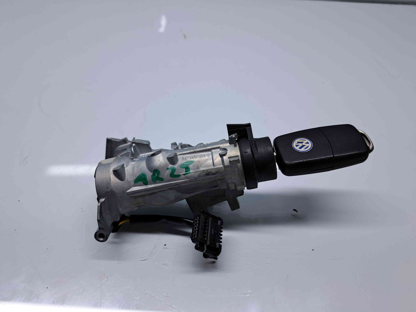 Contact cu cheie Volkswagen Tiguan (5N) [Fabr 2007-2016] 1K0905851B 2.0 TDI CBAB103KW / 140CP - imagine 1