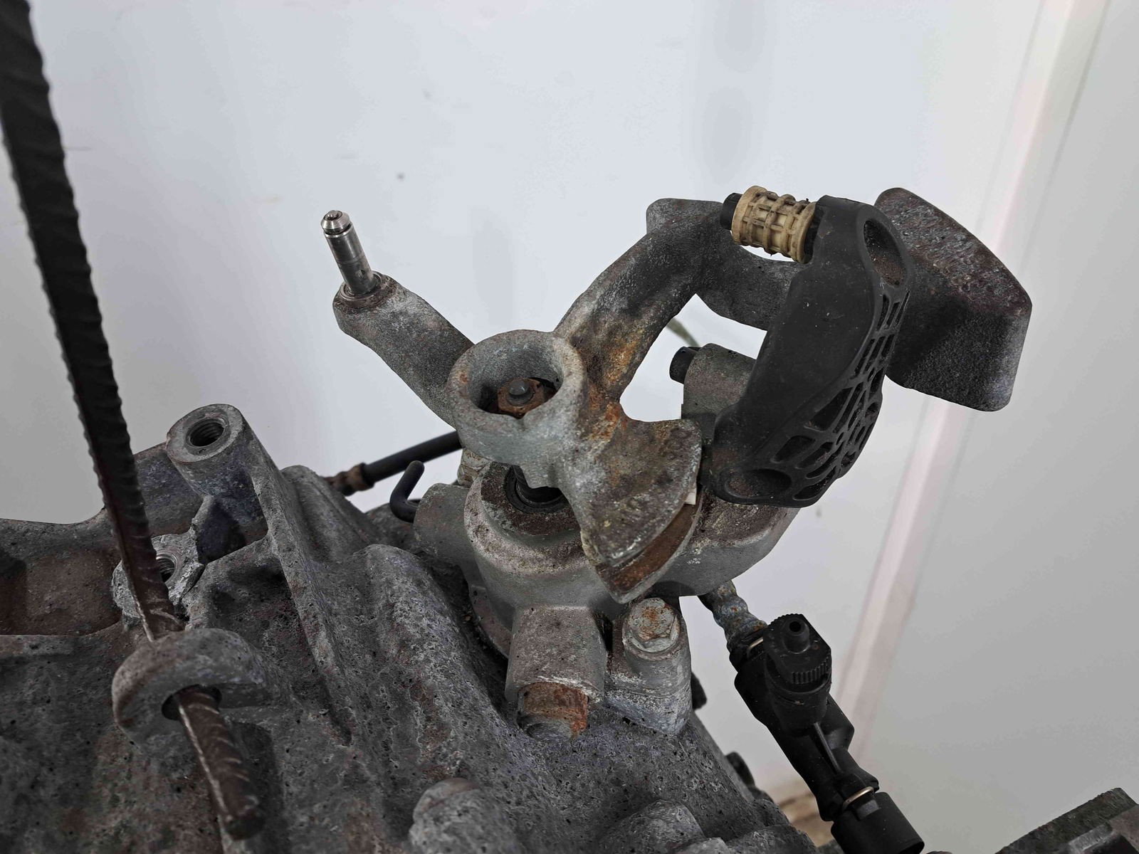 Cutie viteze manuala 6 trepte Volkswagen Passat B6 (3C2) [Fabr 2005-2010] 2.0 TDI CBAB KUG 103KW / 140CP - imagine 3