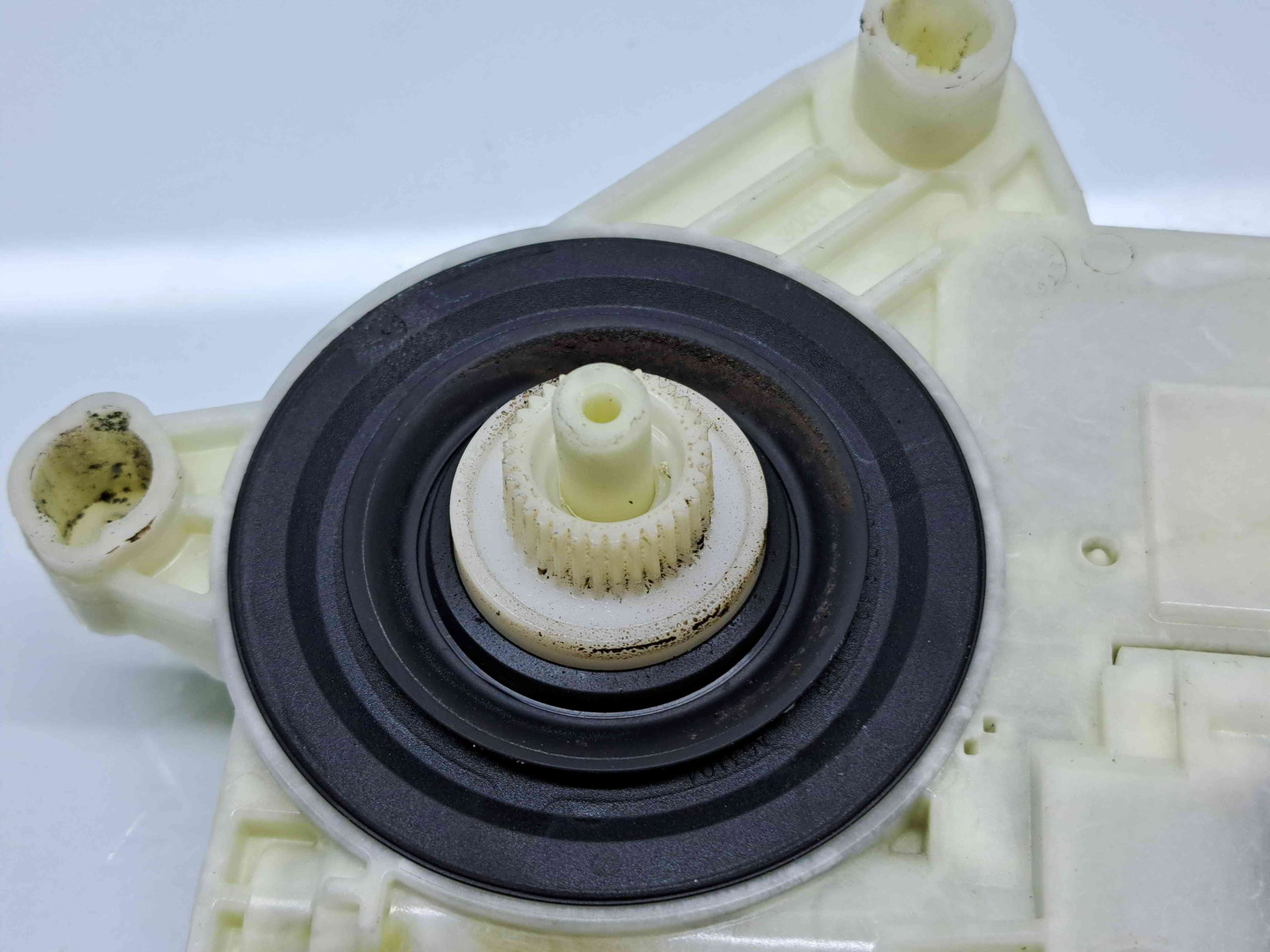 Motoras geam dreapta spate Volkswagen Golf 7 (5G) [Fabr 2014-prezent] 5Q4959812A - imagine 2