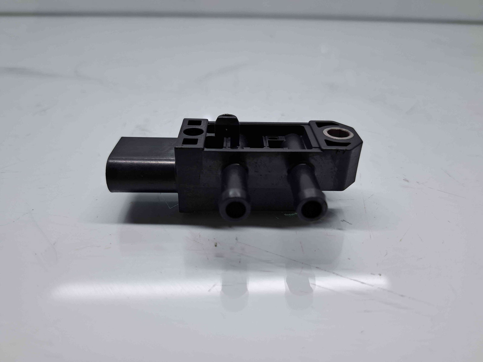 Senzor presiune Volkswagen Passat B8 Variant (3G5) [Fabr 2015-prezent] 03N906051B - imagine 4