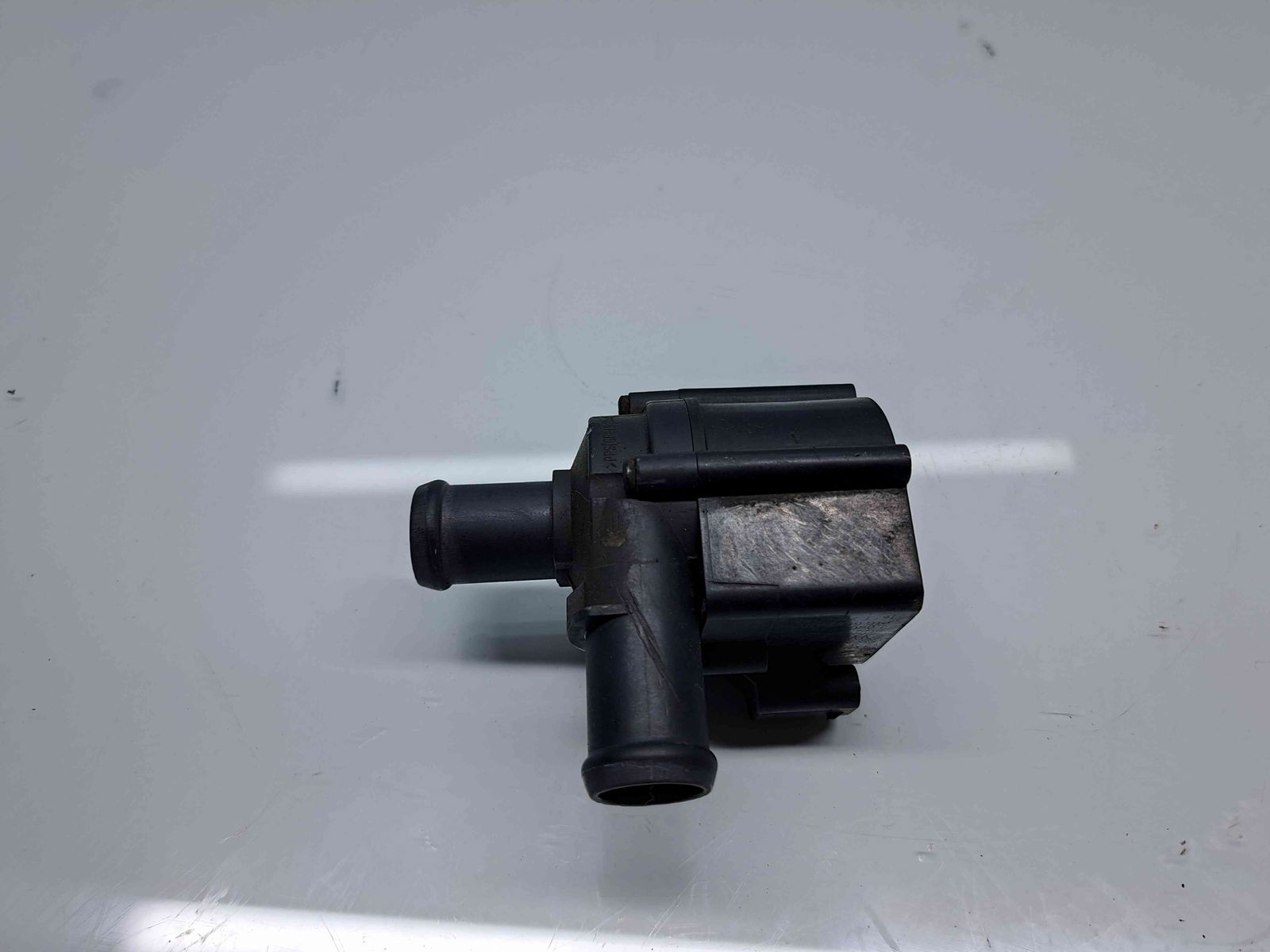 Pompa recirculare apa Skoda Octavia 3 (5E3) [Fabr 2012-2020] 5Q0965561B 1.6 TDI DCXA 88KW / 120CP - imagine 3