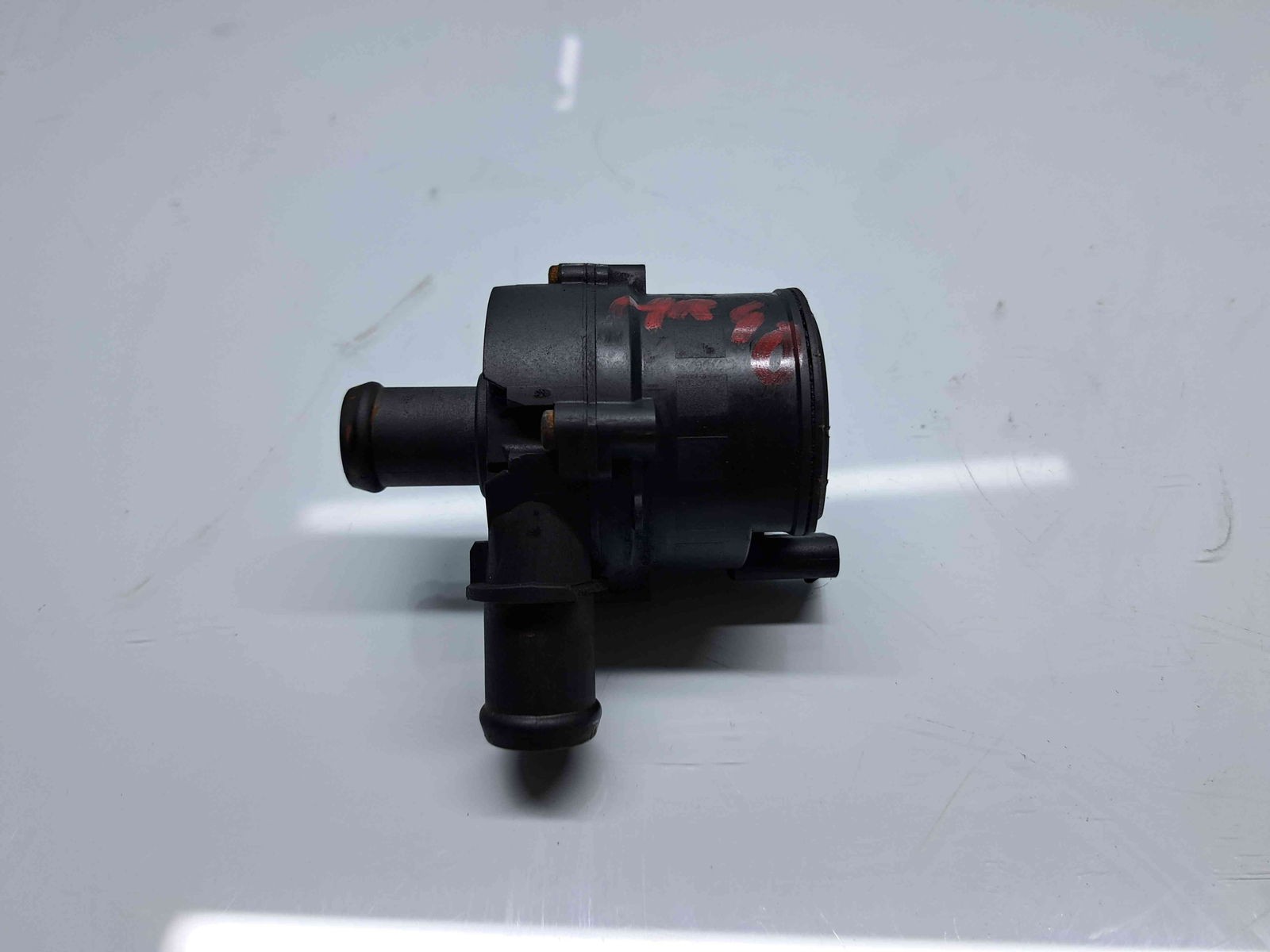 Pompa recirculare apa Volkswagen Golf 7 (5G) [Fabr 2014-prezent] 5G0965561 2.0 TDI CRMB 110KW / 150CP