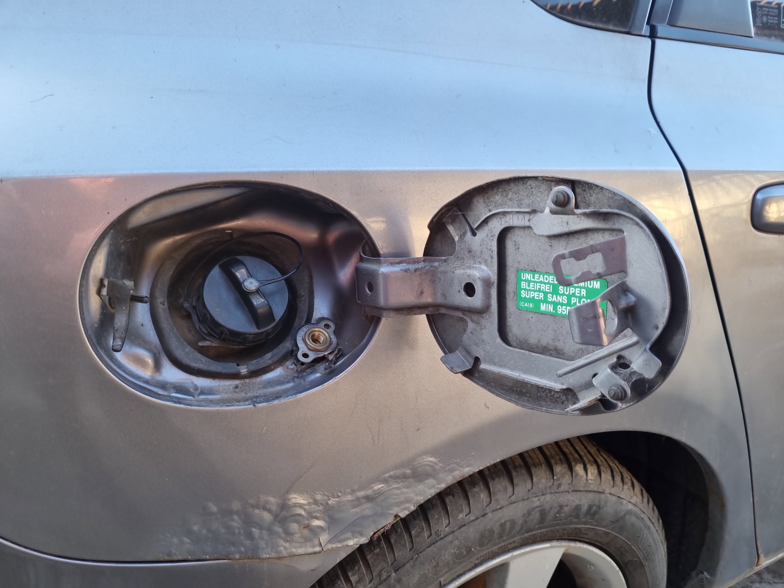 Capac rezervor Mazda 3 (BK) [Fabr 2003-2009] OEM - imagine 2