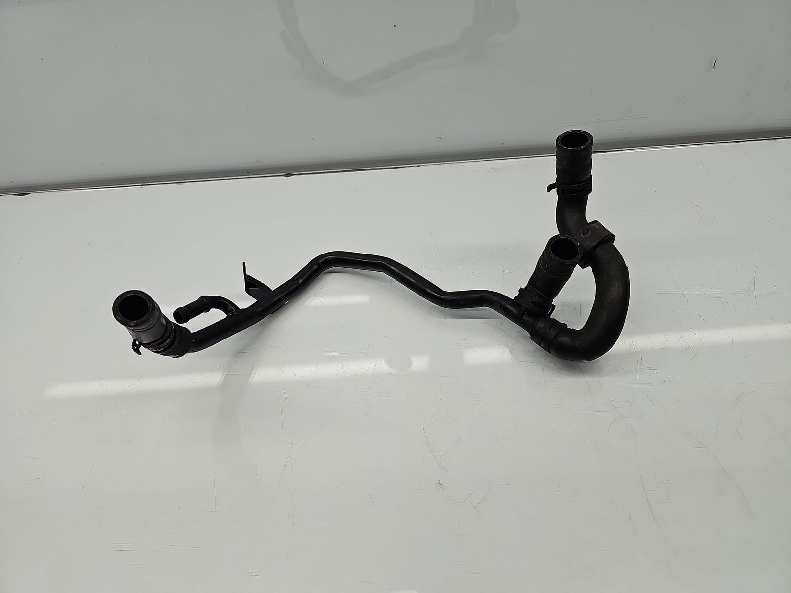 Furtun apa Volkswagen Passat B8 (3G2) [Fabr 2015-prezent] 04L121064AQ 1.6 TDI DCZA 88KW / 120CP - imagine 4