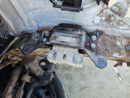 Tampon motor stanga  Volkswagen Golf 7 (5G) [Fabr 2014-prezent] 5Q0199555BG 1.6 TDI DCZA 88KW / 120CP