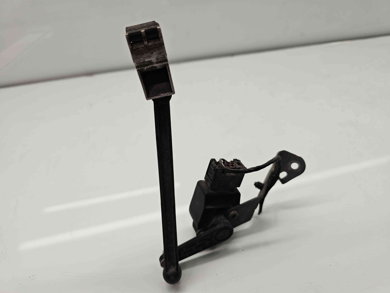 Senzor nivel balast Bmw 5 (G30, F90) [Fabr 2017-prezent] 6870000 - imagine 3