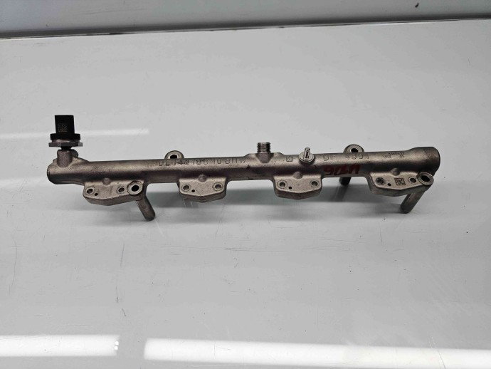 Rampa injectoare  Bmw X1 (F48,F49) [Fabr 2015-2022] 8665633 2.0 Benz B48X 158KW / 215CP
