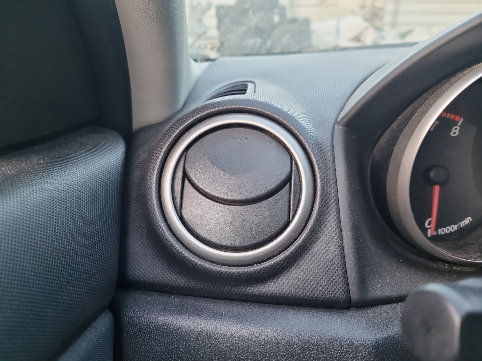 Grila aerisire stanga Mazda 3 (BK) [Fabr 2003-2009] OEM - imagine 1