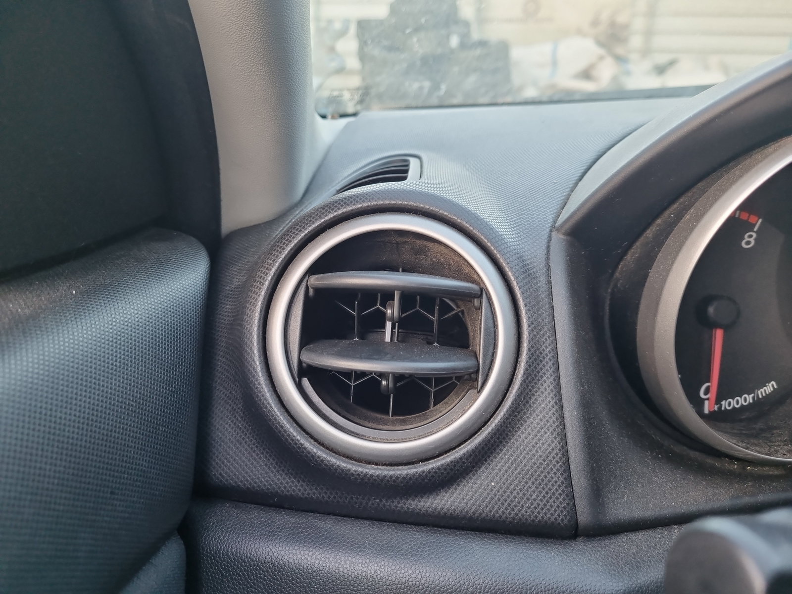 Grila aerisire stanga Mazda 3 (BK) [Fabr 2003-2009] OEM - imagine 2