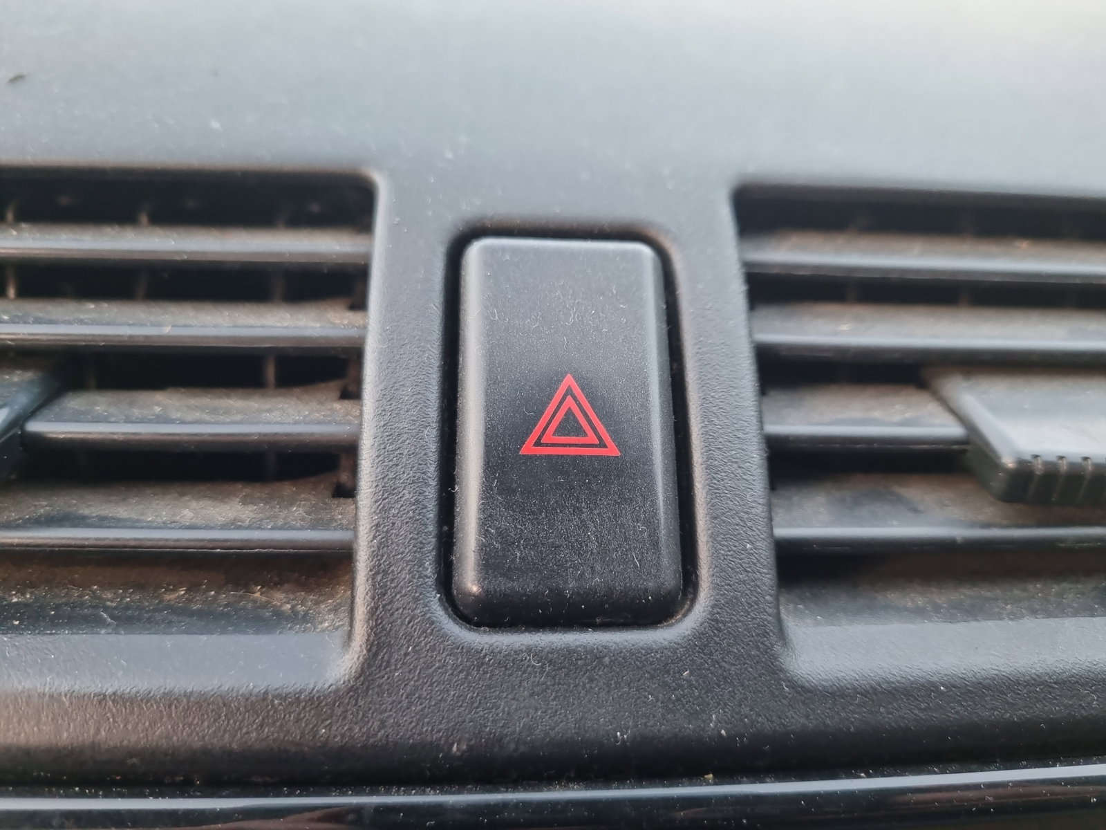 Buton avarii Mazda 3 (BK) [Fabr 2003-2009] OEM