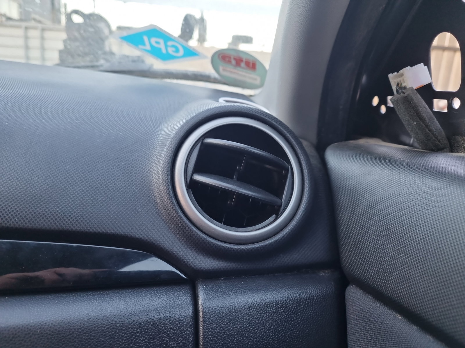 Grila aerisire dreapta Mazda 3 (BK) [Fabr 2003-2009] OEM - imagine 2