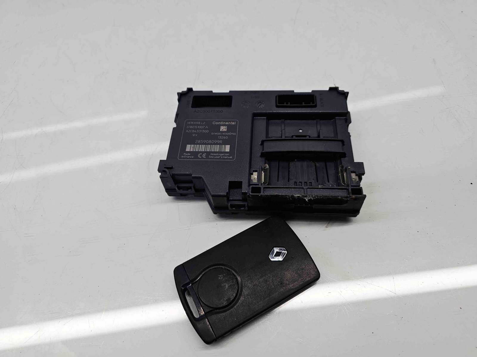 Contact cu cheie Renault Captur (J87) [Fabr 2013-2017] 285908099R 1.5 dCi K9K60866KW / 90CP - imagine 2