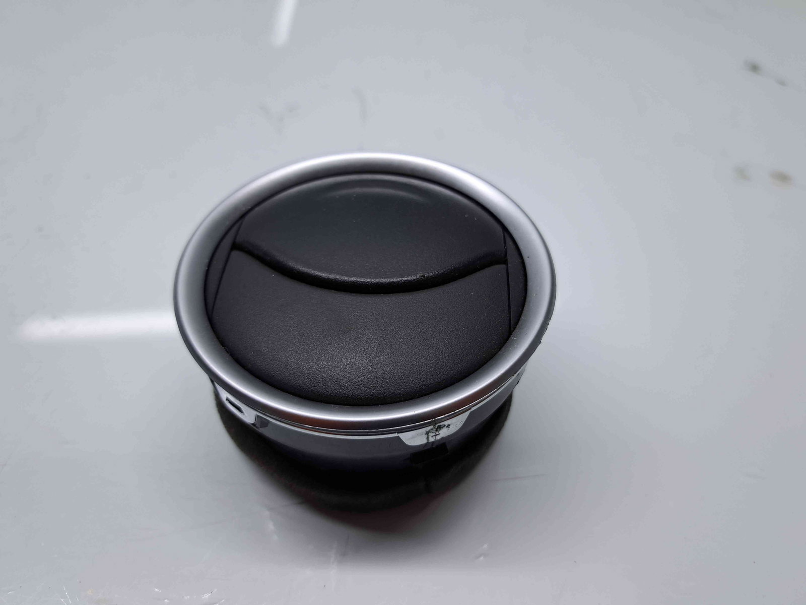 Grila aerisire centrala SUZUKI Vitara (LY) [Fabr 2015-prezent] 73630-54P0 - imagine 1