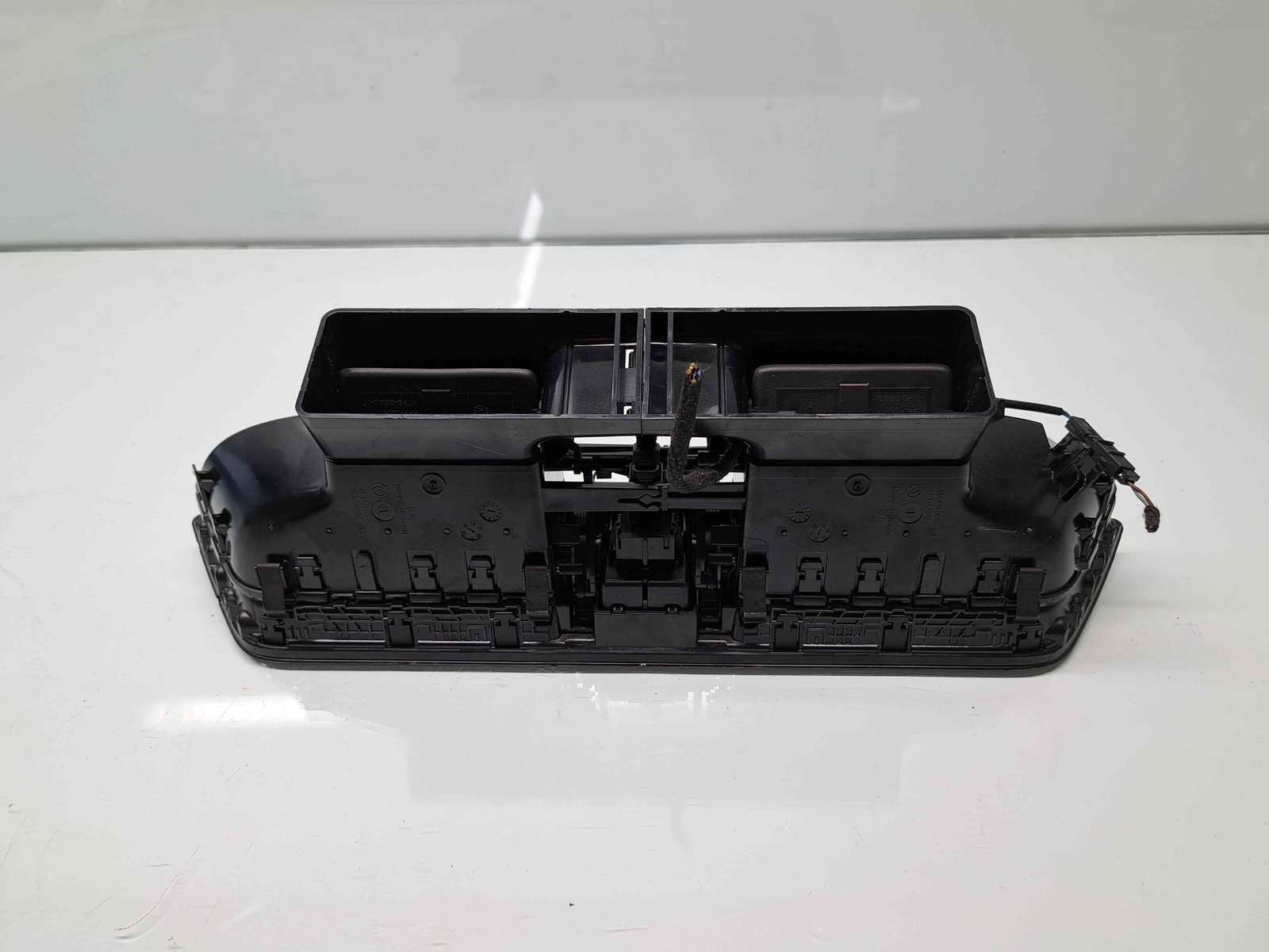 Grila aerisire centrala Skoda Superb III Combi (3V5) [Fabr 2015-2024] 3V0820951C - imagine 4