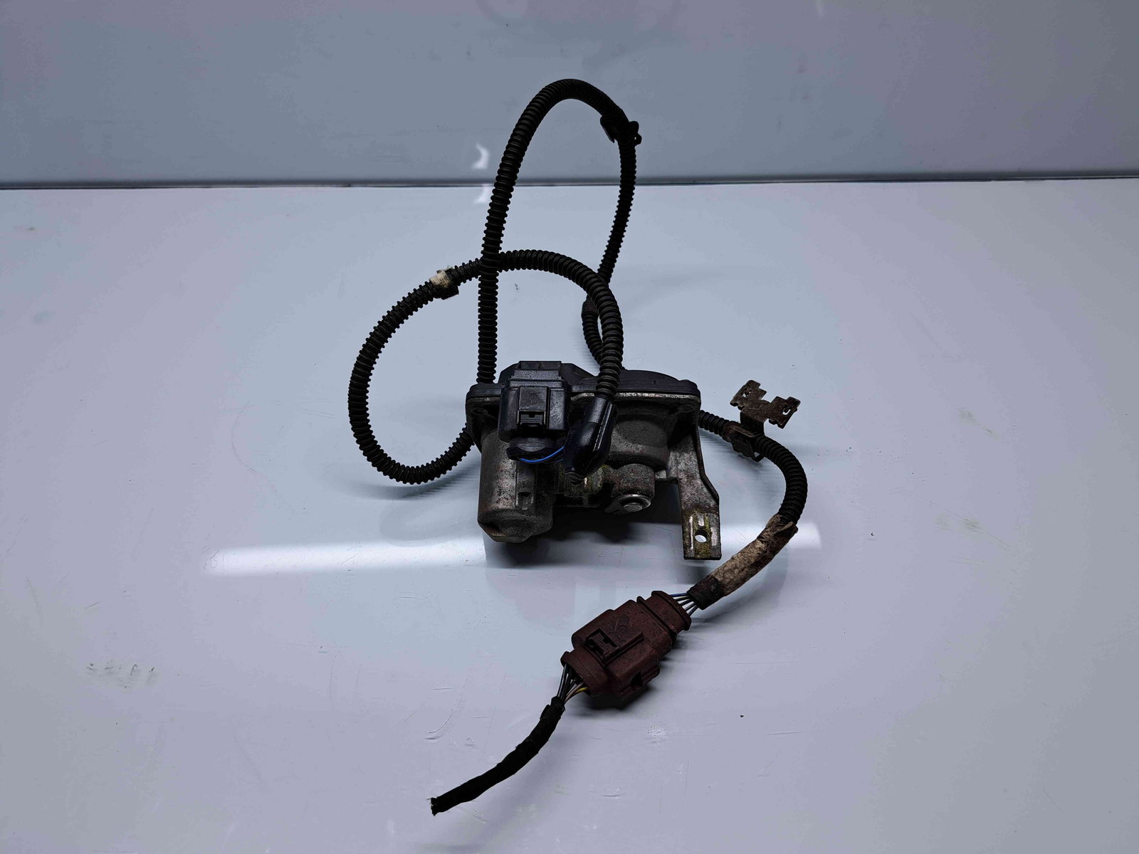 Motoras galerie evacuare Skoda Superb III Combi (3V5) [Fabr 2015-2024] 3Q0253691J 2.0 TDI DFCA 140KW / 190CP - imagine 1