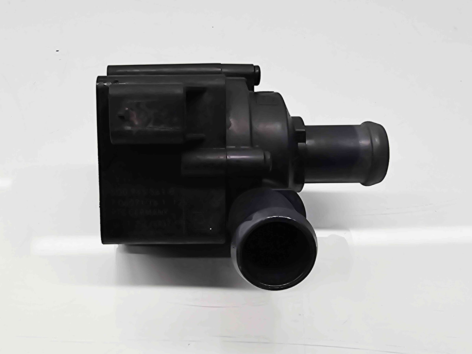 Pompa recirculare apa Skoda Superb III Combi (3V5) [Fabr 2015-2024] 5Q0965561B 2.0 TDI DFCA 140KW / 190CP - imagine 1