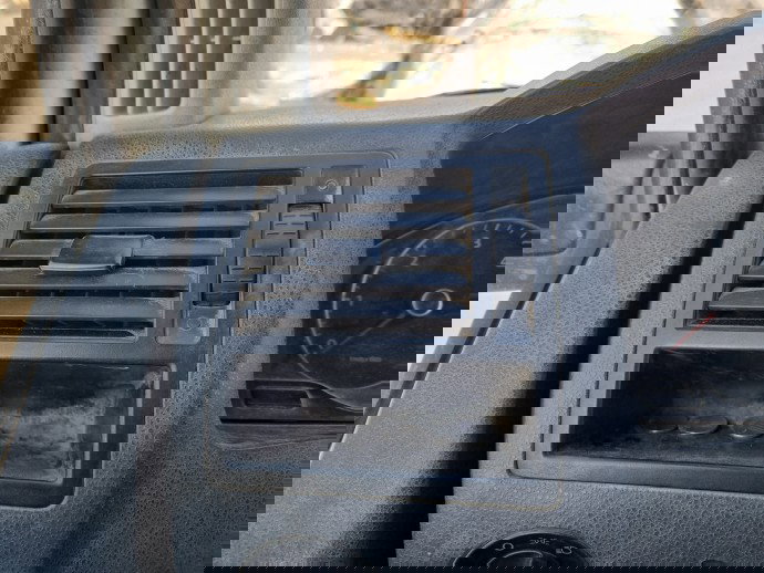  Grila aerisire stanga Volkswagen Transporter 5 (7HB, 7HJ) [Fabr 2004-2013] OEM