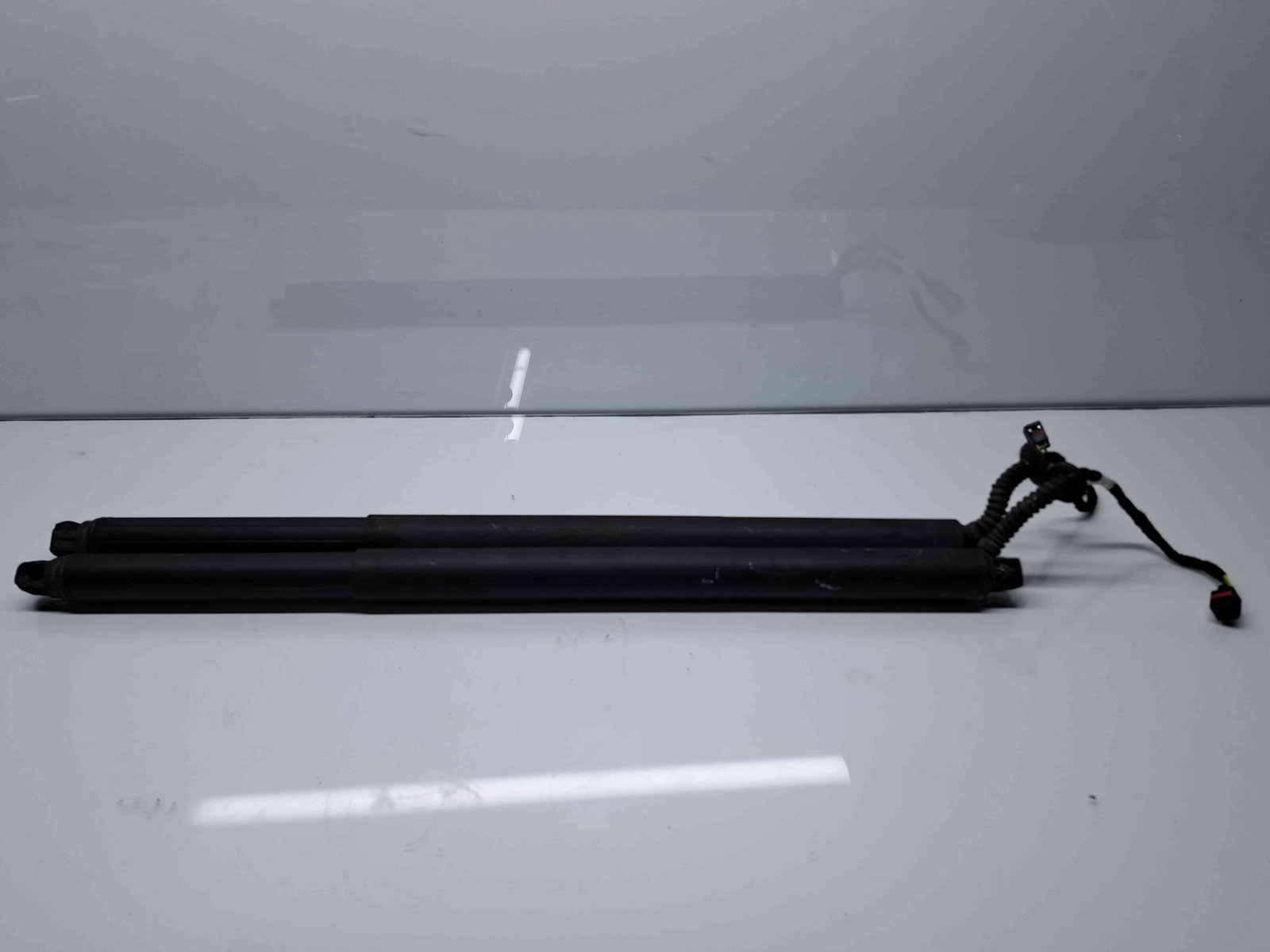 Set amortizor haion Skoda Superb III Combi (3V5) [Fabr 2015-2024] 3V9827851B / 3V9827852B - imagine 1