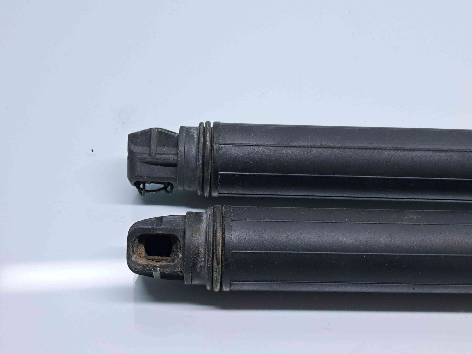 Set amortizor haion Skoda Superb III Combi (3V5) [Fabr 2015-2024] 3V9827851B / 3V9827852B - imagine 2