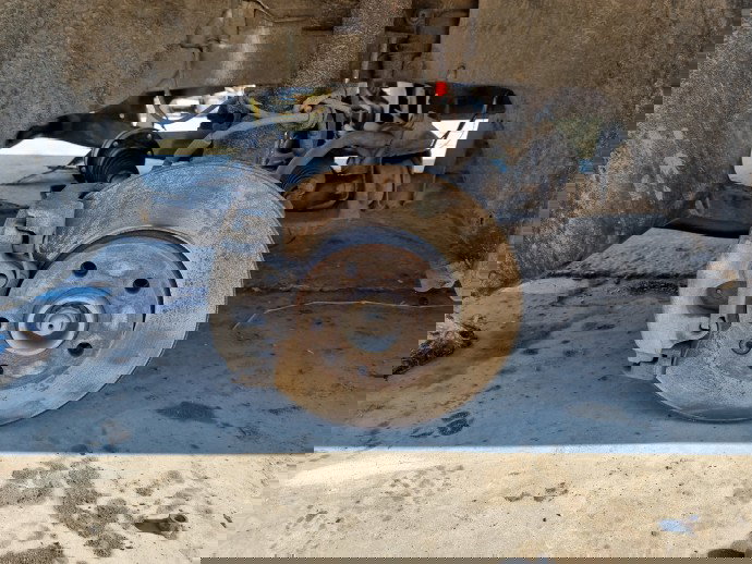 Fuzeta fata stanga Volkswagen Transporter 5 (7HB, 7HJ) [Fabr 2004-2013] 2.0 TDI CAAA 62KW / 85CP