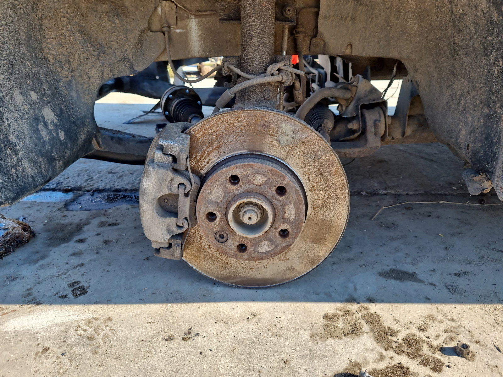 Fuzeta fata stanga Volkswagen Transporter 5 (7HB, 7HJ) [Fabr 2004-2013] 2.0 TDI CAAA 62KW / 85CP - imagine 1