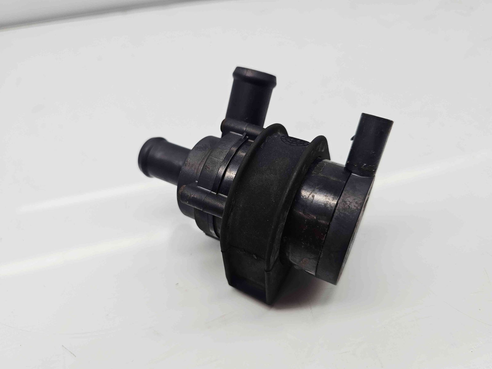 Pompa recirculare apa Seat Ibiza 5 (6J5) [Fabr 2008-2017] 1K0965561L 1.2 TSI CBZB 77KW / 105CP - imagine 4