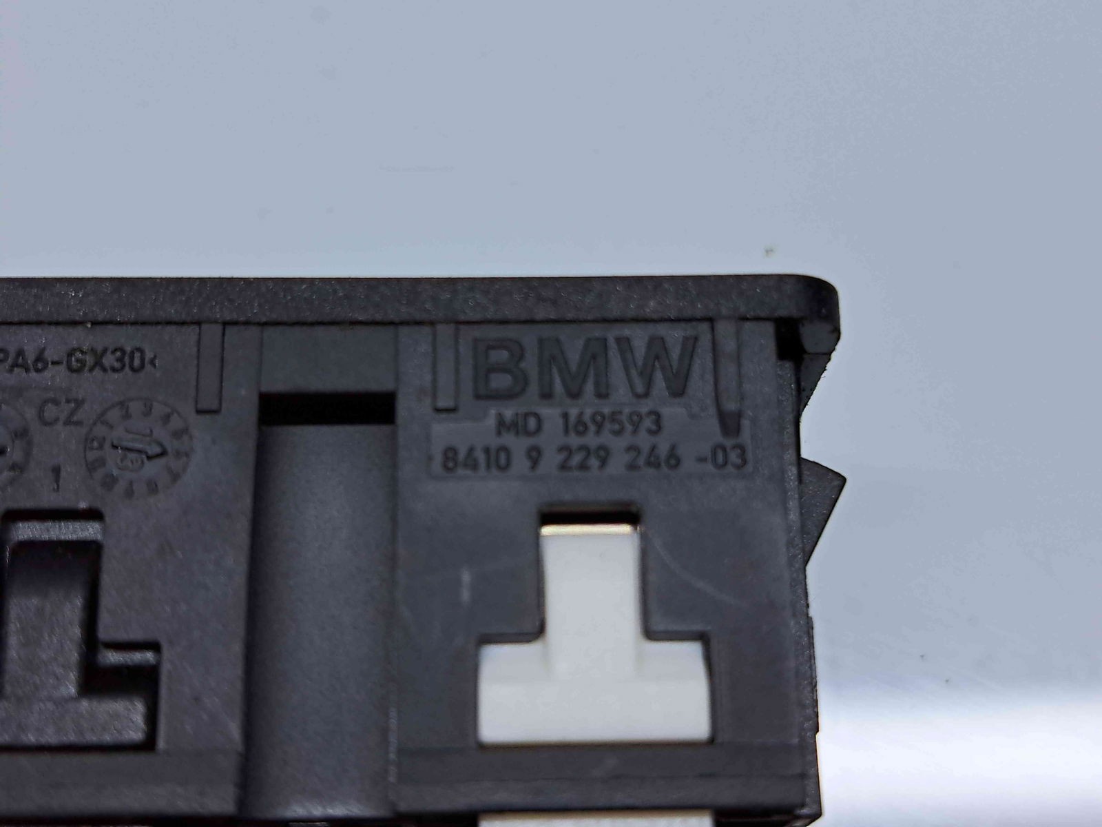 Conector auxiliar USB Bmw 3 (F30) [Fabr 2012-2017] 9229246-03 - imagine 2