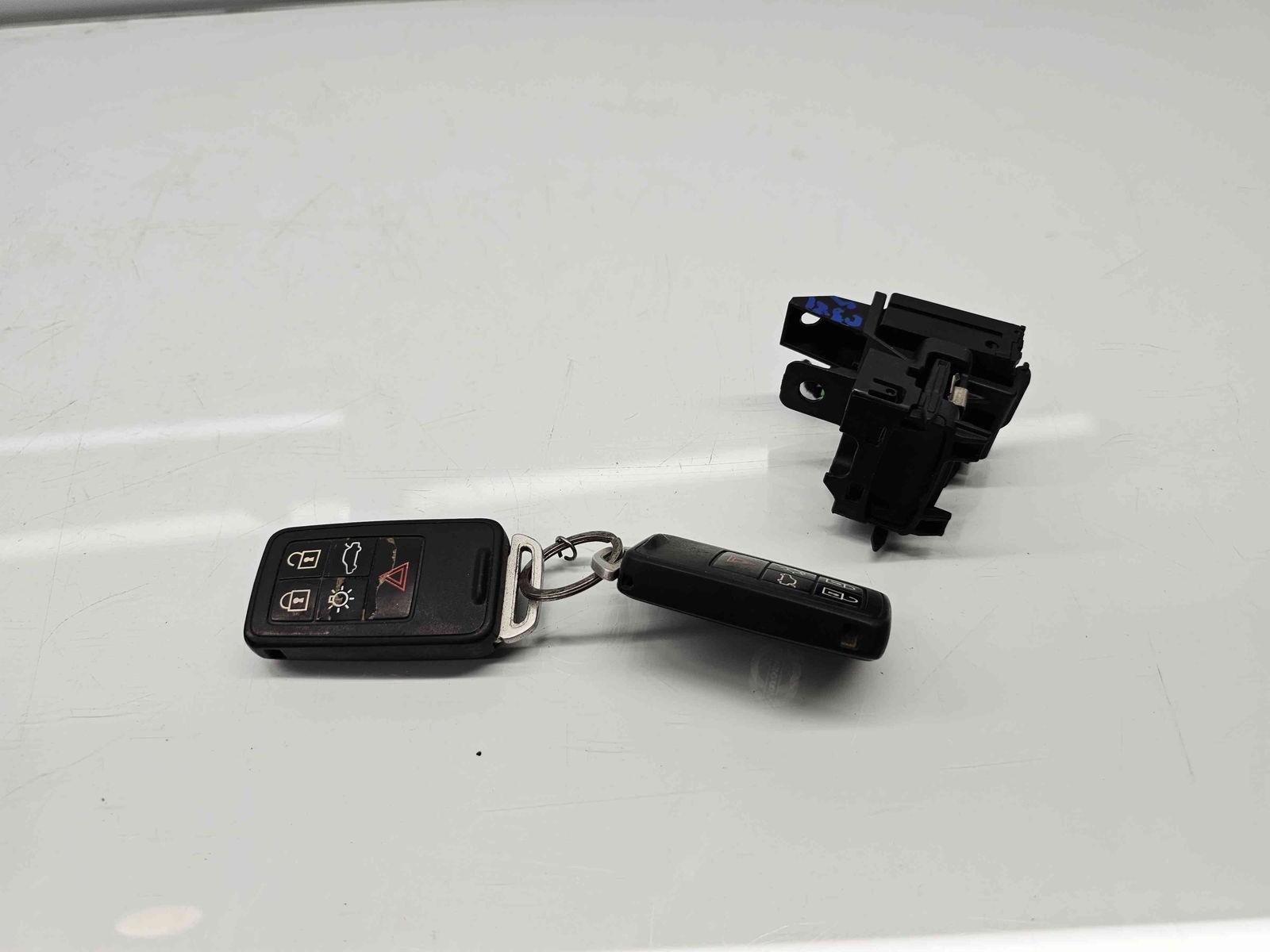 Contact cu cheie Volvo XC60 [Fabr 2008-2017] 30659639 2.0 Benz B4204T90KW / 122CP - imagine 1