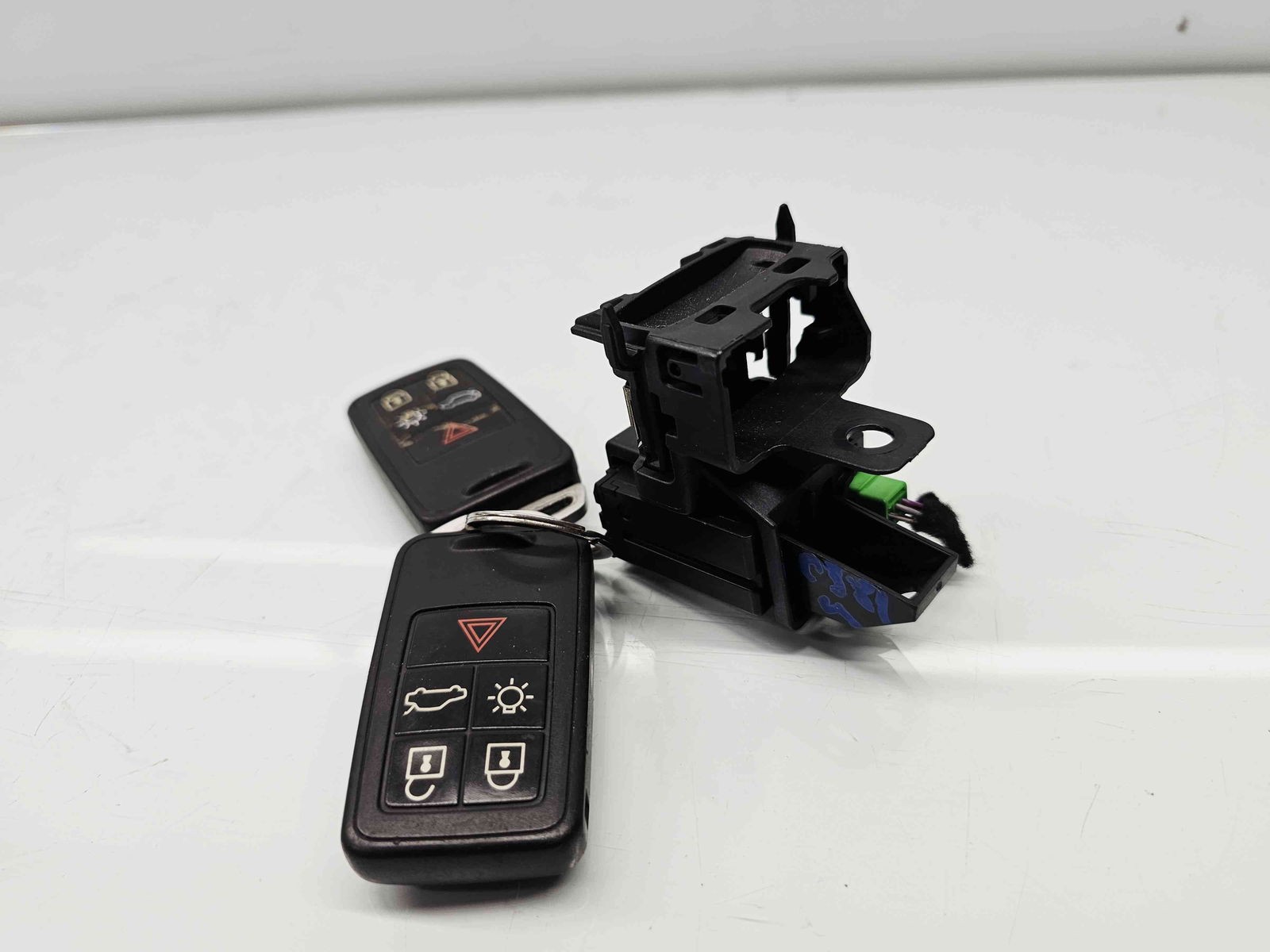 Contact cu cheie Volvo V60 [Fabr 2010-2018] 30659639 2.0 Benz B4204T90KW / 122CP - imagine 3