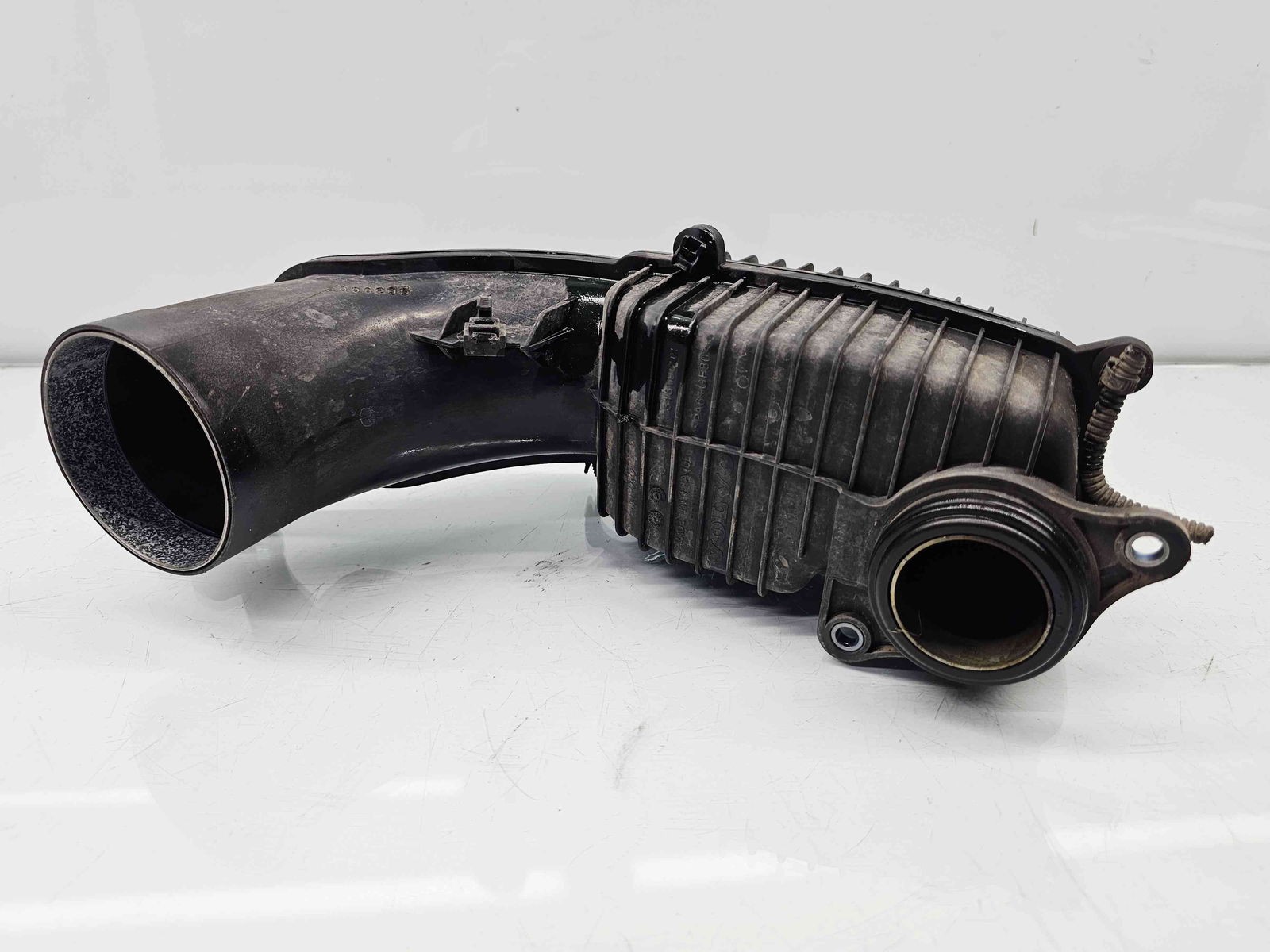 Rezonator aer Volvo XC60 [Fabr 2008-2017] 31319692 2.0 Benz B4204T 90KW / 122CP - imagine 3