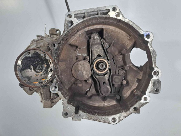 Cutie viteze manuala 5 trepte  Volkswagen Passat B6 (3C2) [Fabr 2005-2010] 1.6 TDI CAYC MDM 77KW / 105CP